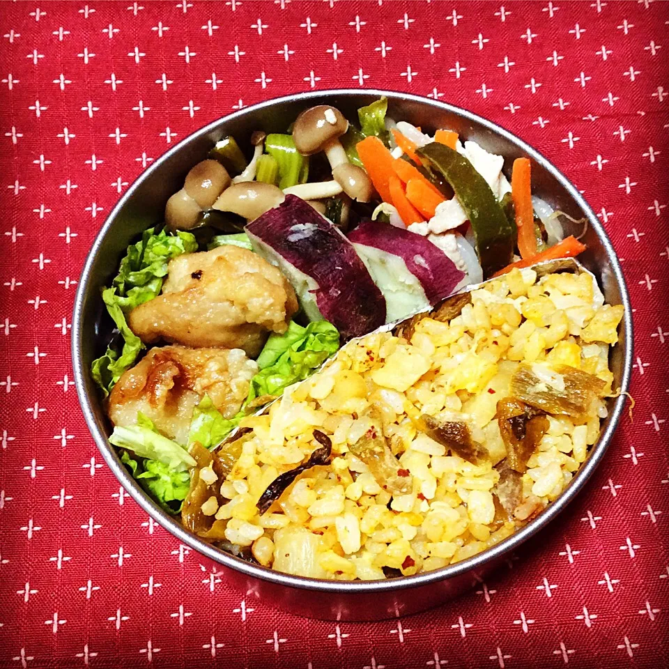 2/15「#高菜チャーハン 弁当」♪
#goodmorning 😆💕
素敵な#valentine は過ごせましたか〜？
今日はちょっと味が落ちてきた#高菜 で#炒飯 ！たまに食べると#美味しい んだよね〜♪
眠さMAXですが、今日も一日頑張るか。。。😪💤|夢ーテルさん