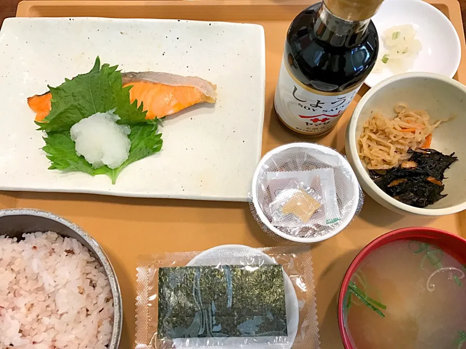 焼鮭朝食|マハロ菊池さん