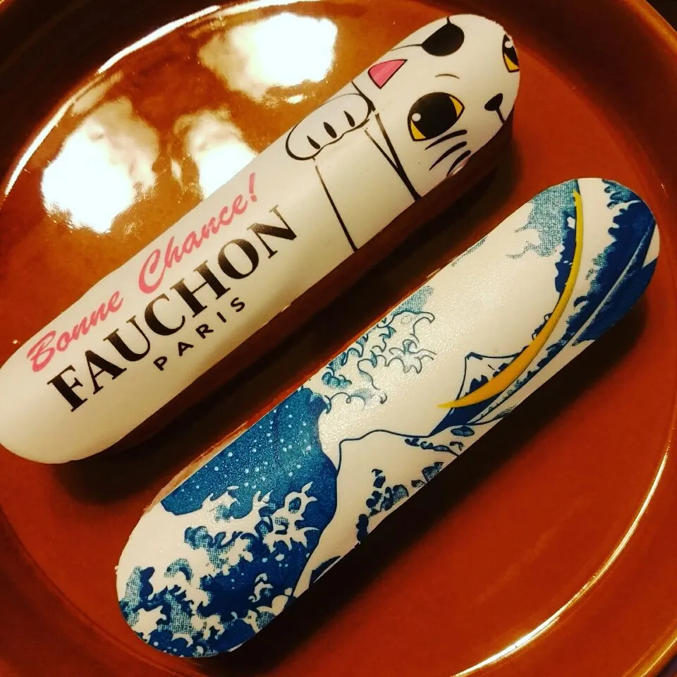 FAUCHON éclair☺💕
#fauchon #eclair #フォッション #エクレア #まねきねこ #beckoningcat #manekineko #富嶽三十六景柄 #fugakusanjurokkei #thirtysixviewsofmountfuji iews #葛飾北斎 #katsushikaho|Kashimanakitchenさん