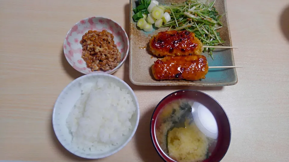 ２月９日　鶏つくね　水菜のサラダ　納豆　お味噌汁|いもこ。さん