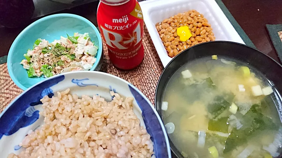 Snapdishの料理写真:ツナとセロリ&納豆&豆腐の味噌汁|まぐろさん