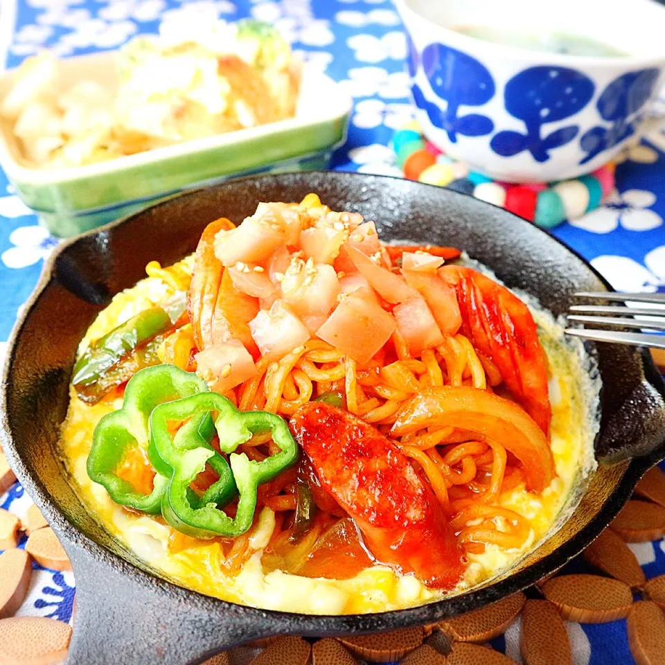 ダブルの昆布つゆ使いで美味しい時短で焼きそばナポリタン|tamiさん