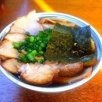 Snapdishの料理写真:朝ラーメン 温チャーシュー並 纏