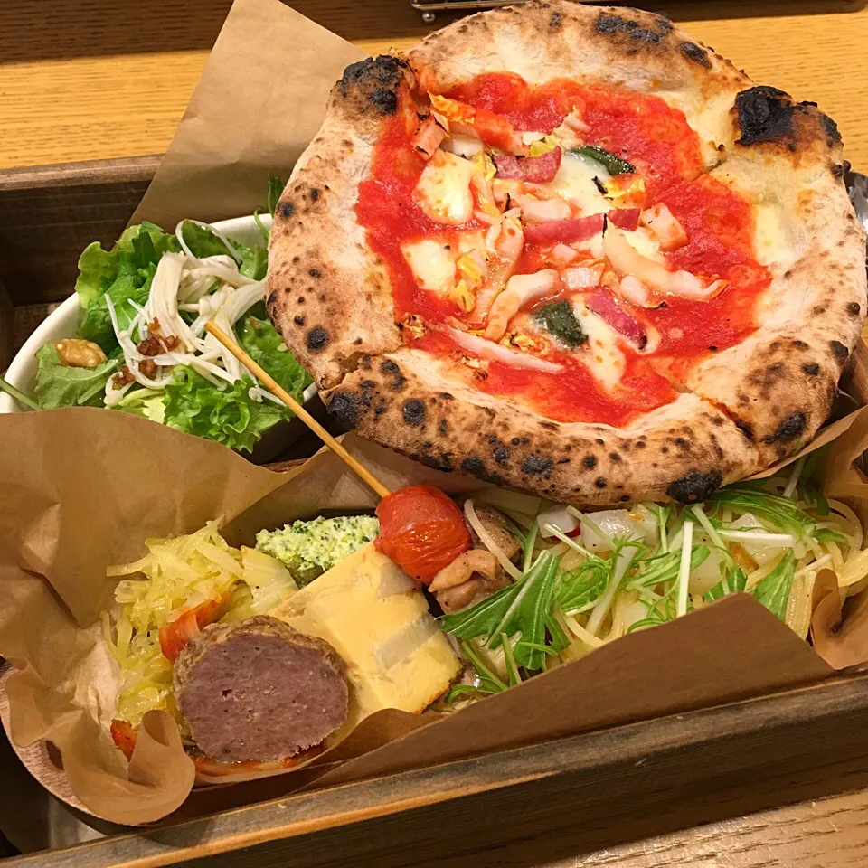 大阪でイタリアンなランチ
#イタリアン #lunch #お昼ごはん #昼ごはん #ピザ #pizza #パスタ #お弁当 #弁当|Yoshinobu Nakagawaさん