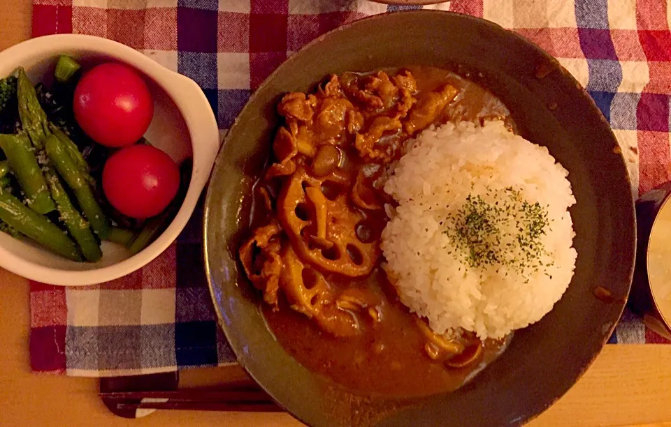 かぼちゃときのことれんこんの野菜カレー🍅🍆🎃|なちゃんさん