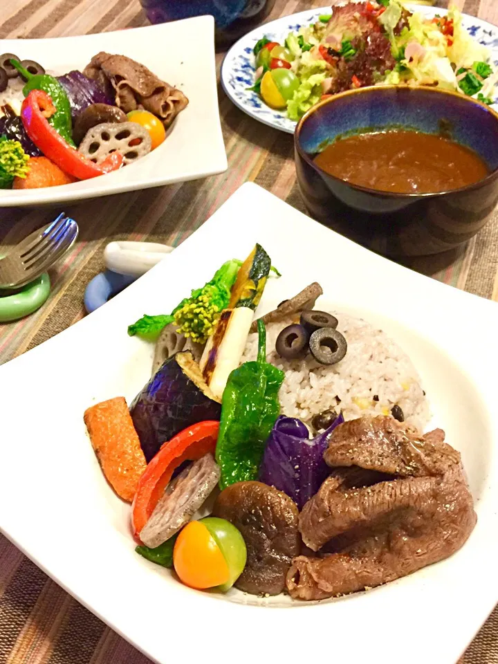 ルー別盛りカレー❤︎素揚げ野菜と山形牛を雑穀米にトッピング✨|paaruさん