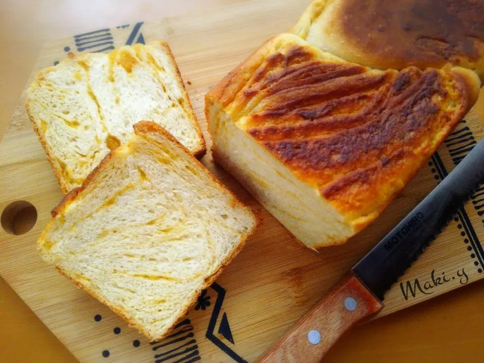 自家製メープルシートで折り込み角食🍁🍞|真希さん