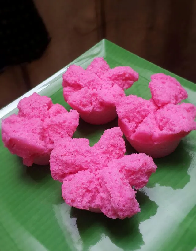 Snapdishの料理写真:huat kueh #huatkueh #pink #Hari Valentine #nomnom|kueloverさん