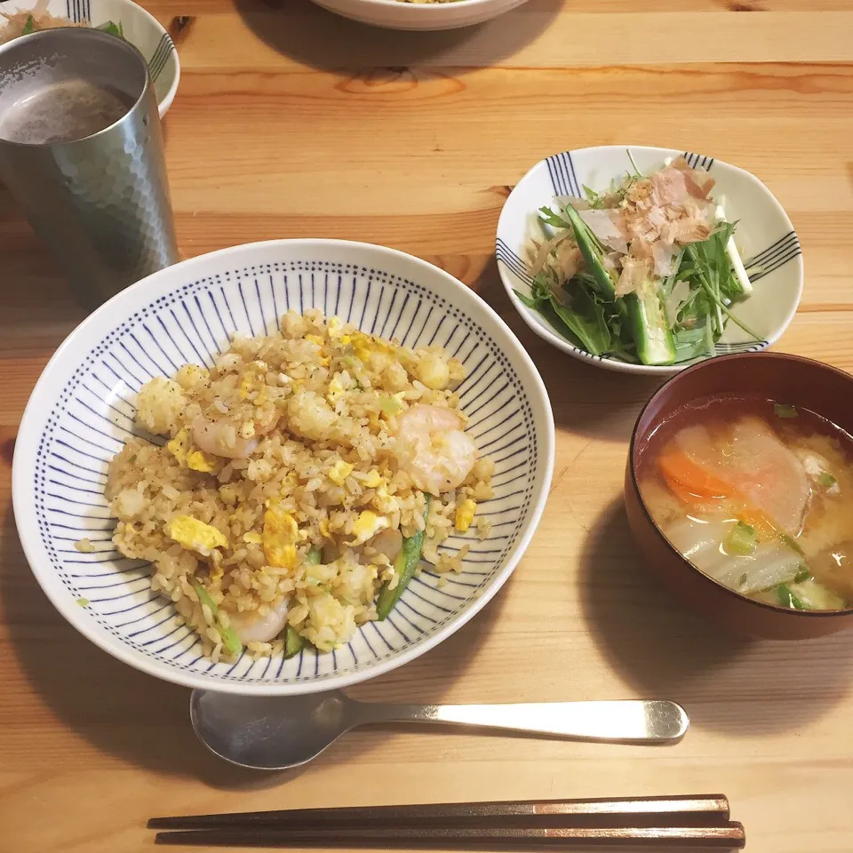 Snapdishの料理写真:エビとアスパラのチャーハン|CHAAAKIさん