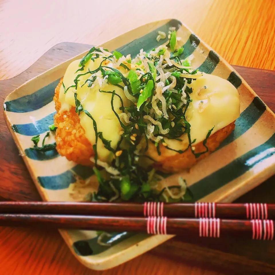 焼きおにチーズ 野沢菜ちりめんがけ|もなかさん