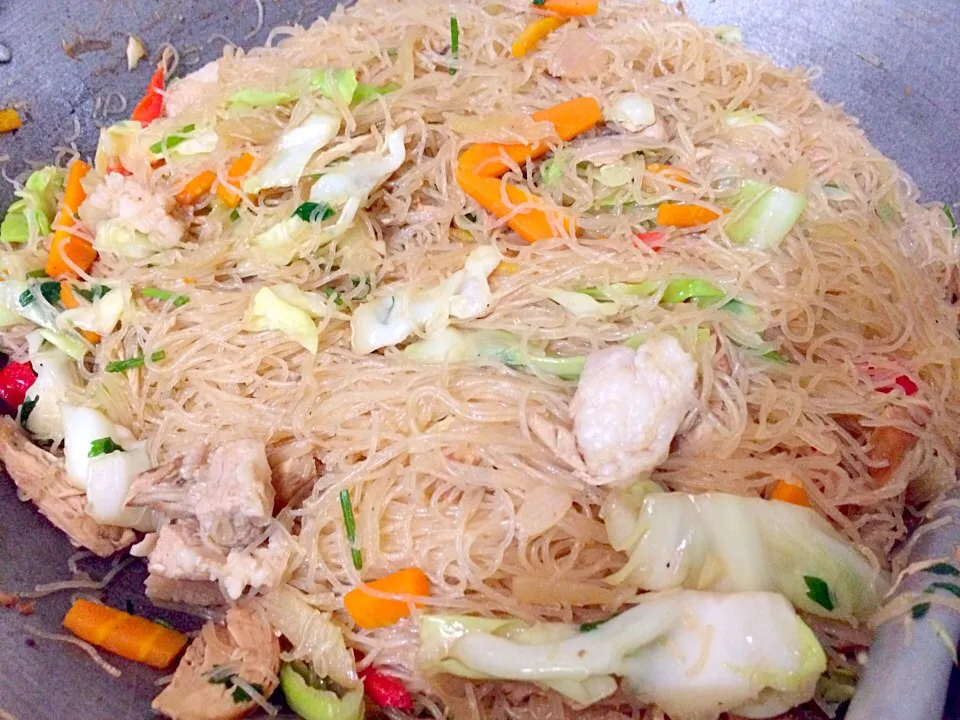 Snapdishの料理写真:Wow pancit!|jans floraさん