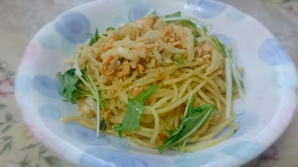 Snapdishの料理写真:あるものでパスタ🍝|minimumさん