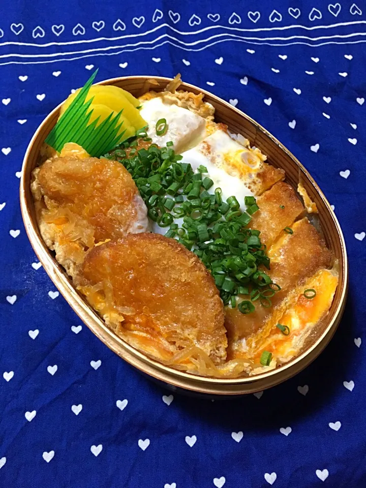 Snapdishの料理写真:カツ丼弁当|にゃおさん