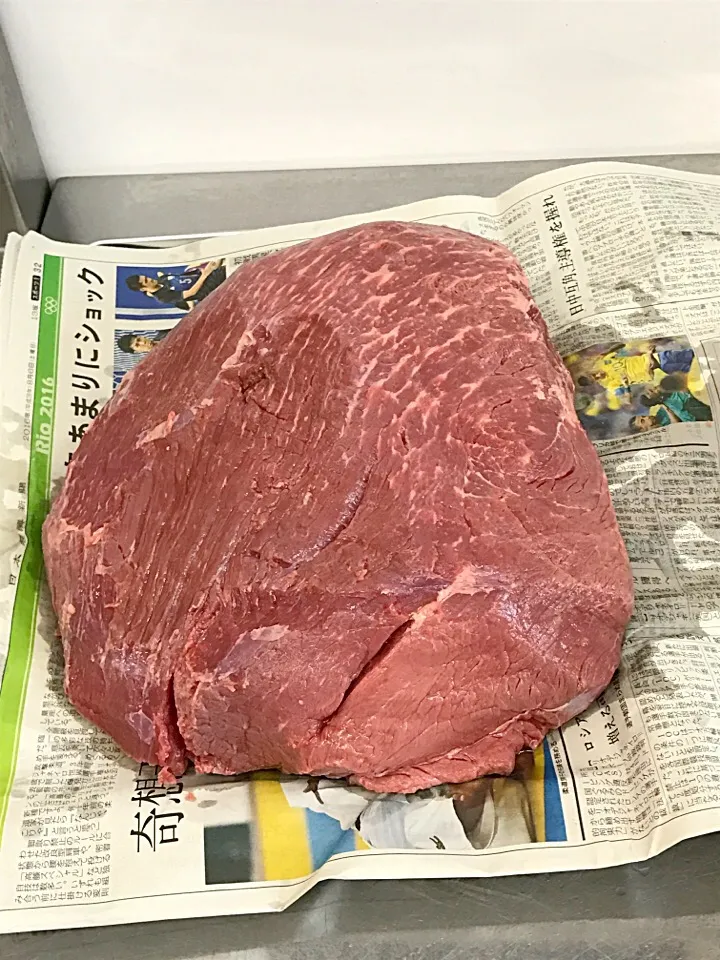 赤身肉の世界的高級ブランド牛
【アンガス牛】の内モモ肉。|だるまやさん