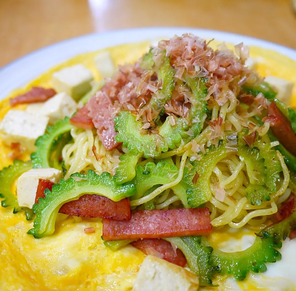 ゴーヤーチャンプルー焼きそば|沖縄「ピロピロ」ライフさん