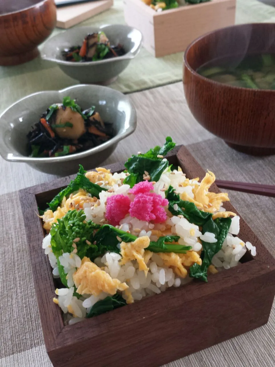 アッチさんの菜の花ごはんで昼ごはん|おちゃわんさん