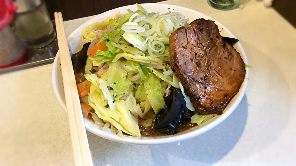 今日のお昼は「背脂醤油タンメン」😋🍜|アライさんさん