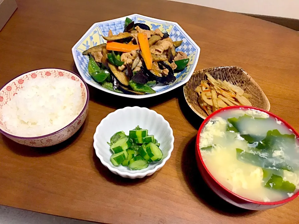 Snapdishの料理写真:🍴なすとピーマンの辛味噌炒め
🍴レンコンのきんぴら
🍴きゅうりの酢の物
🍴かき玉スープ|ひかりさん