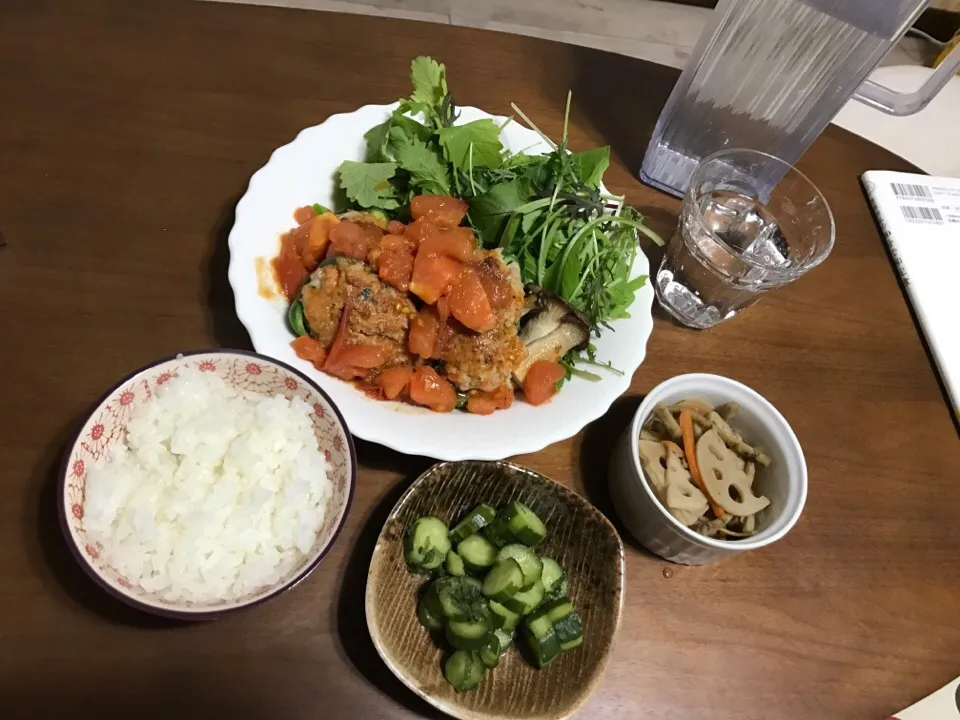 🍴ピーマンの肉詰め 和風トマトソース
🍴レンコンのきんぴら
🍴きゅうりの酢の物|ひかりさん