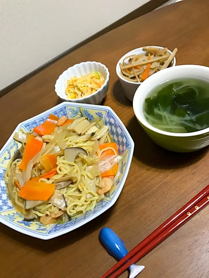 Snapdishの料理写真:🍴あんかけ焼きそば 🍴わかめスープ 🍴コールスロー 🍴レンコンのきんぴら|ひかりさん