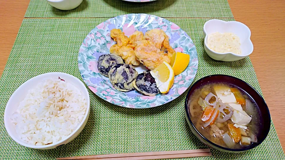 Snapdishの料理写真:とり天と椎茸の天ぷら|meさん