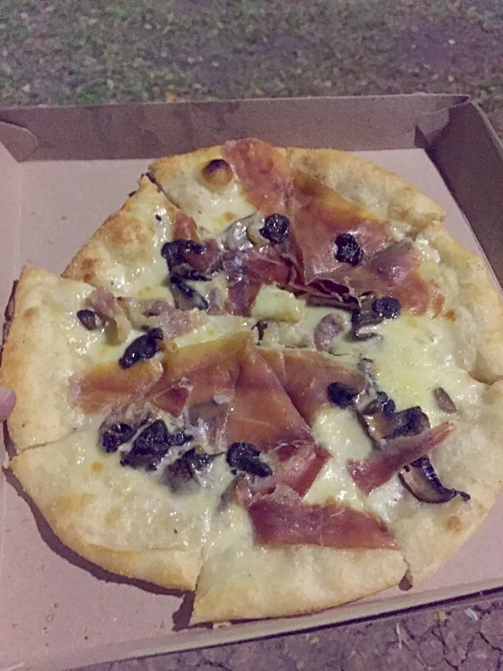 parma ham & portobello mushroom pizza|Cloudy Gさん