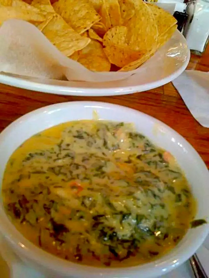 Snapdishの料理写真:ㄟ( ･ө･ )ㄏ♥╮Appetizer Pleaseㄟ( ･ө･ )ㄏ♥╮
Spinach Dip & Tortilla Chips ◇♥◇♥◇♥◇♥
 #Appetizer #Vegetable #Snack/Teatime ◇♥|Alisha GodsglamGirl Matthewsさん