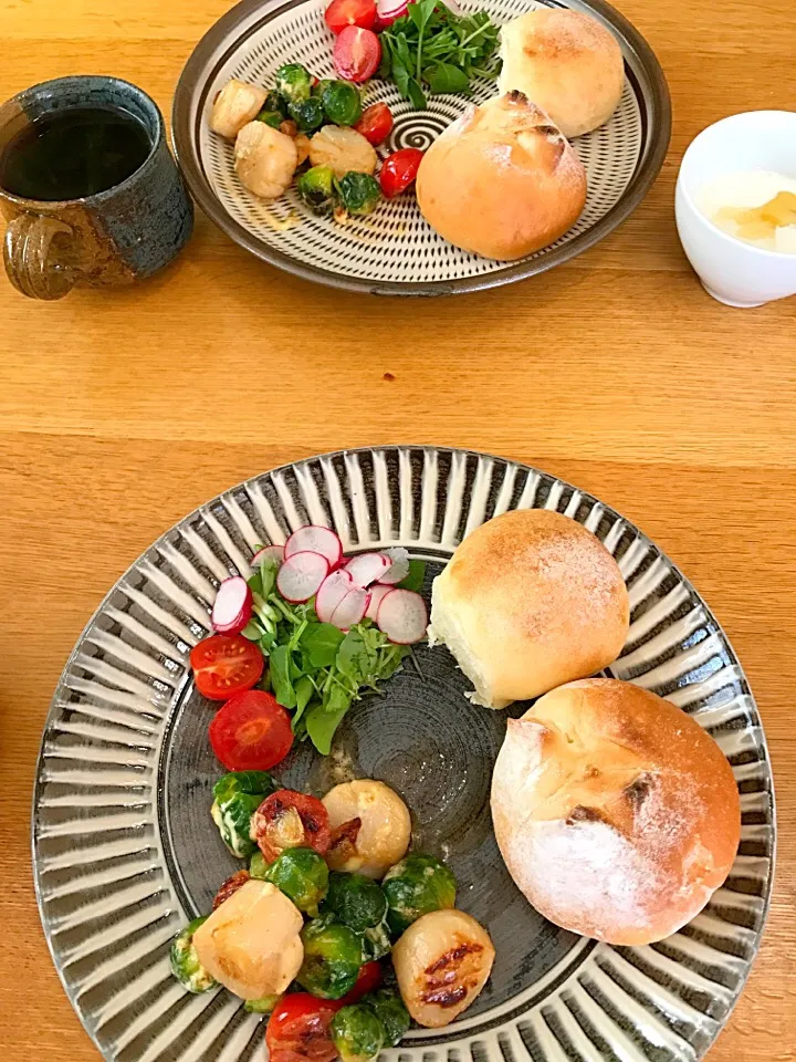 ちょい遅めの朝ごはん🤗
昨日唐津で買ってきた新鮮野菜 🥗
芽キャベツ美味しい⤴|5ネコママさん