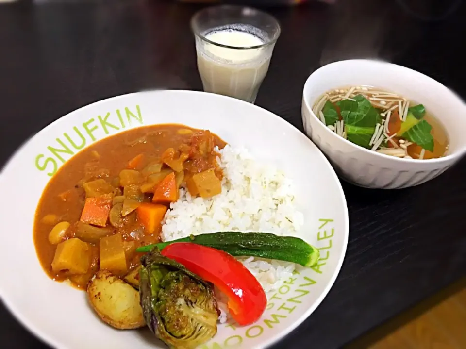 根菜カレーとベシブロスと豆乳ラッシー
#vegeazee|vege a zeeさん