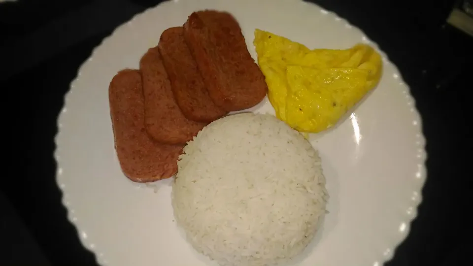 Snapdishの料理写真:Spam and Egg|Rinielさん