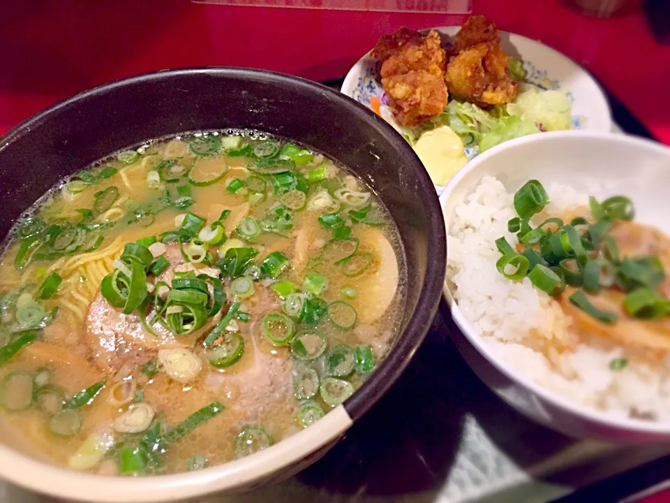 ラーメンセット 〜 チャーシューごはんと唐揚げ|リフルシャッフルさん