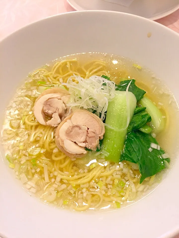 蒸し鶏のスープ麺|るい姉さん