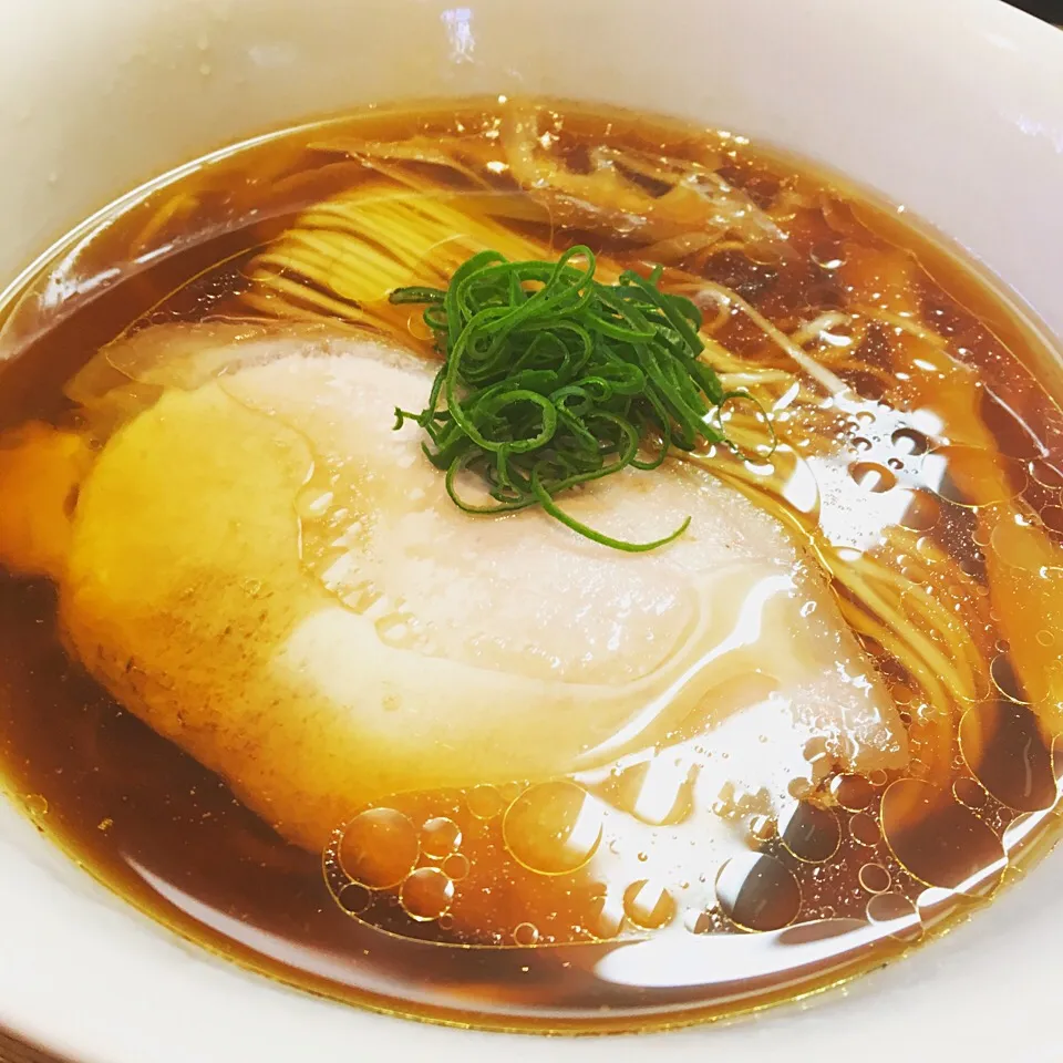 Snapdishの料理写真:三ノ輪トイ・ボックス❗️食べないと頭から離れない麻薬のようなラーメン🍜|moririyyyさん