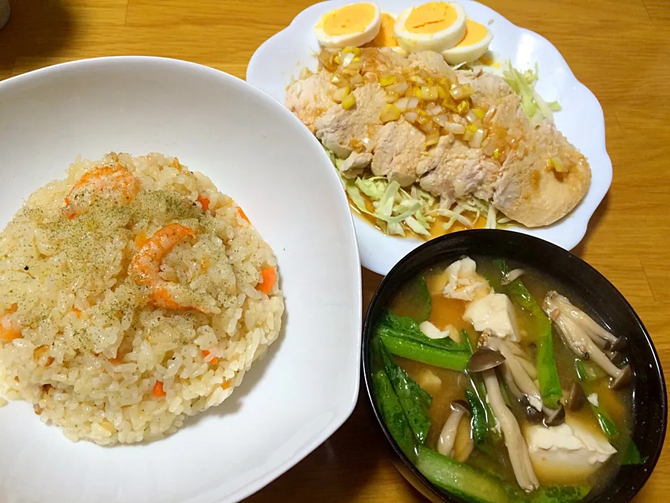 えびぴらふ、ゆで鶏香味ソースがけ、味噌汁|いちごさん