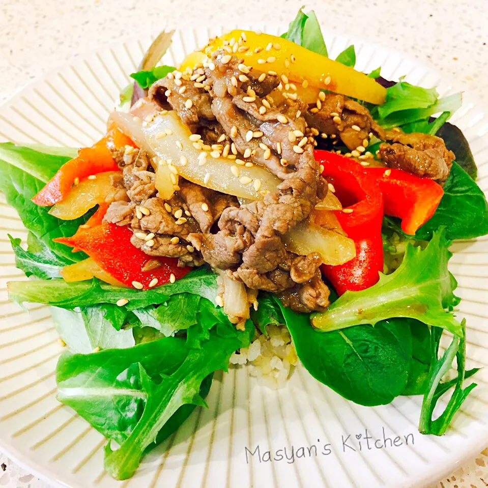 牛肉とパプリカのバルサミコ酢炒め丼|Miyukiさん