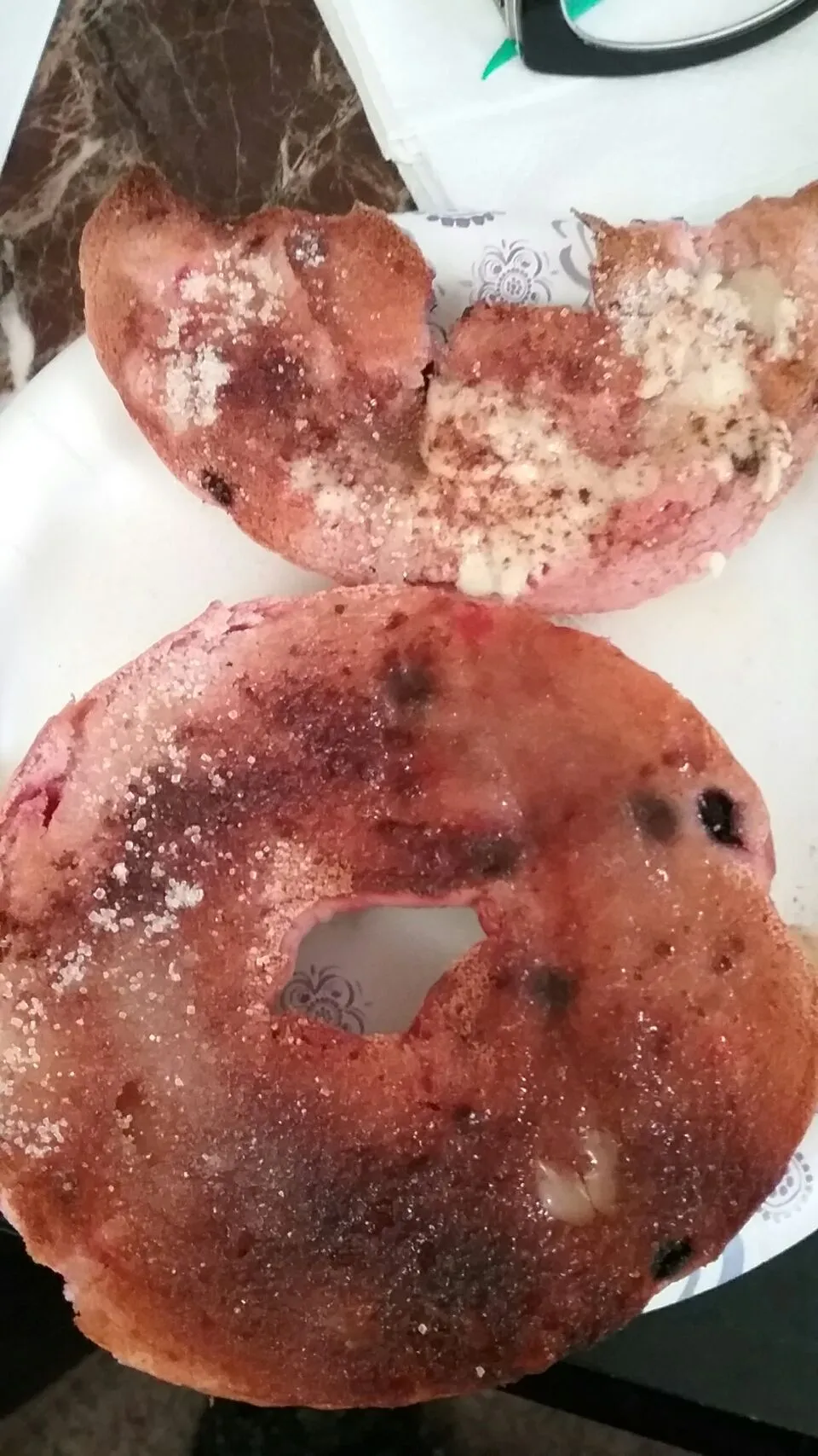 Berry berry bagel with butter and cinnamon sugar.|Polly Gelfusoさん