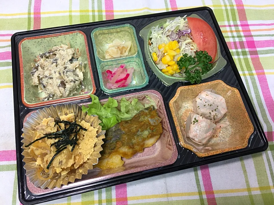 豚肉と玉葱の玉子とじ煮 日替わり弁当 豊川市宅配|Naokazu Kuritaさん