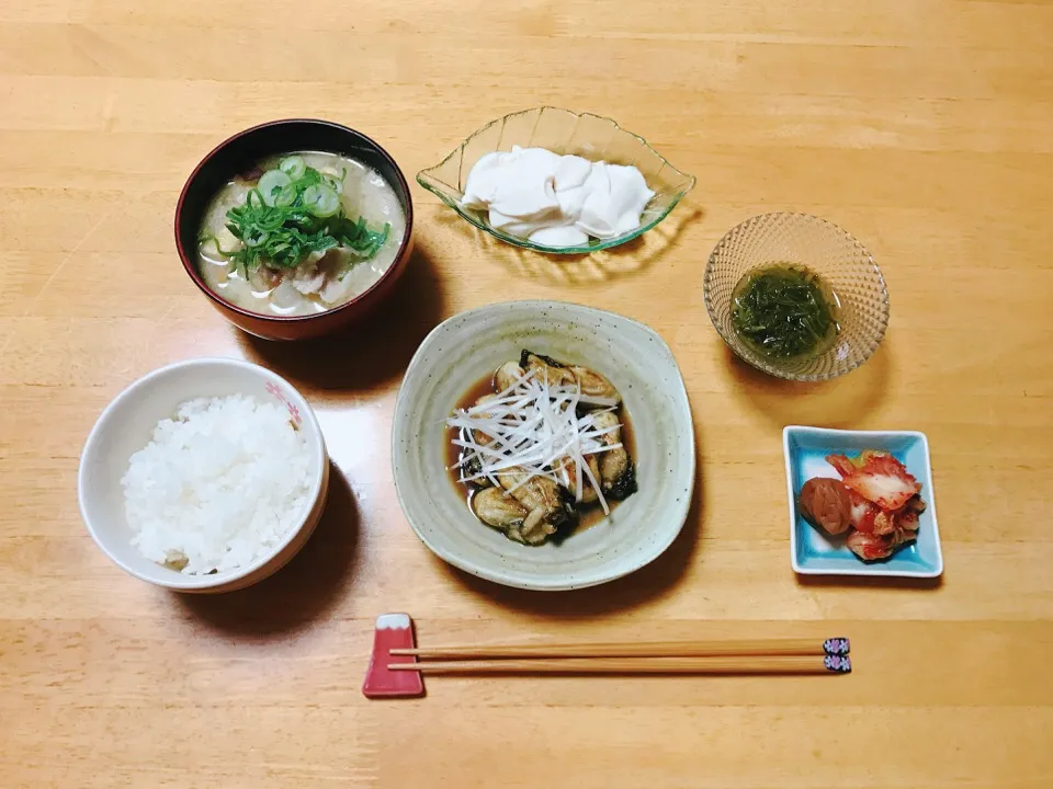 夕ごはん
牡蠣のバター醤油焼き
豚汁|ちゃみこさん