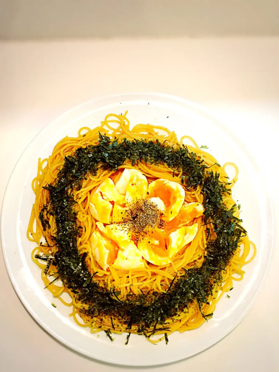 半熟たまご154g

パスタ 110g

海苔3g

たまり醤油5g
粉末だし2g
ブラックペッパー

640calories
P33.37g
F17.7g
C83.37g|ヒロヒロさん