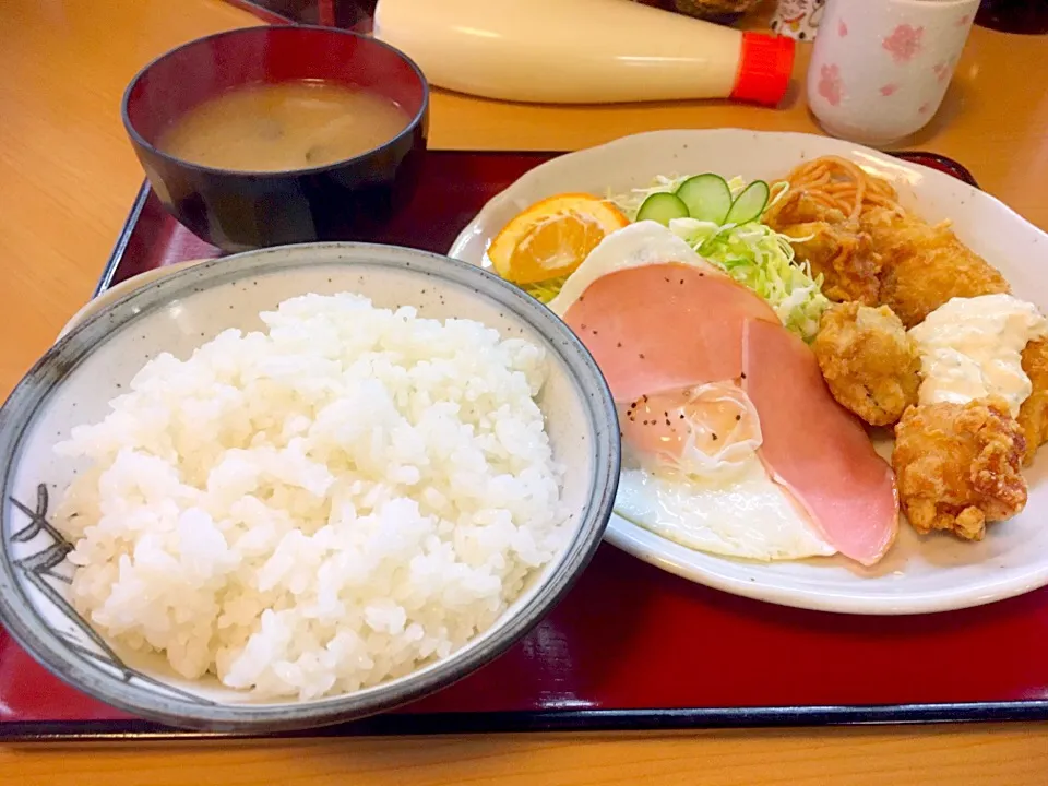 春二番？強風で近所の定食屋さんでミックス定食を食べて夜勤に向け寝まーす|Tarou  Masayukiさん