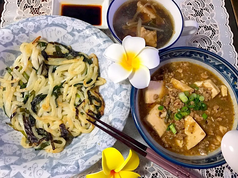 Snapdishの料理写真:大阪B級グルメうどん餃子と麻婆豆腐💗|noeさん