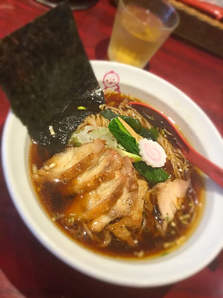 麺ダイニング ととこ@神保町 で炭火炙り鶏しょう油ラーメン 960円|hoppycowさん