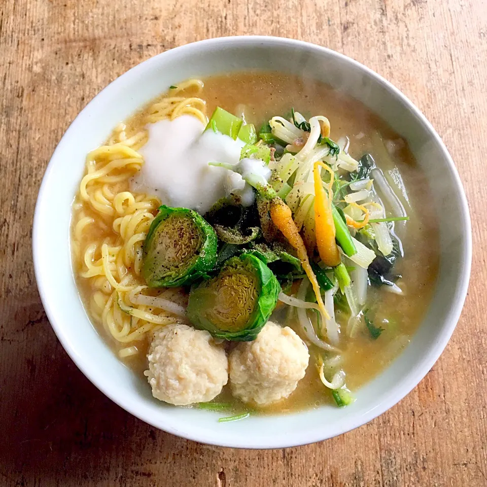 春野菜のラ王味噌ラーメン‼︎
#春野菜 #ラ王 #ラーメン #味噌ラーメン #lunch #お昼ごはん #昼飯 #ゆる粕 #酒粕|Yoshinobu Nakagawaさん