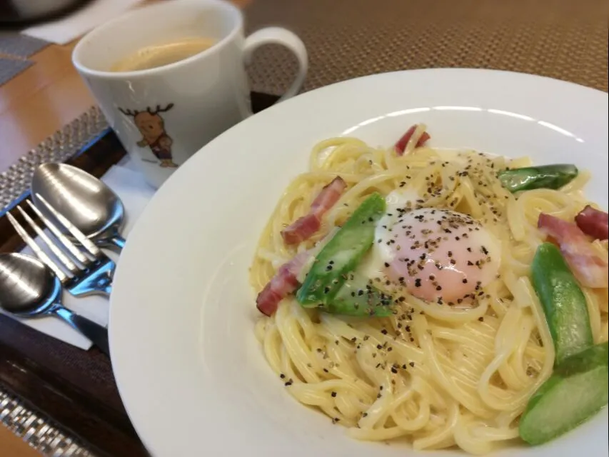 遅めのランチ
　カルボナーラとコーヒー☕セット
　@奈良県庁|korinoさん