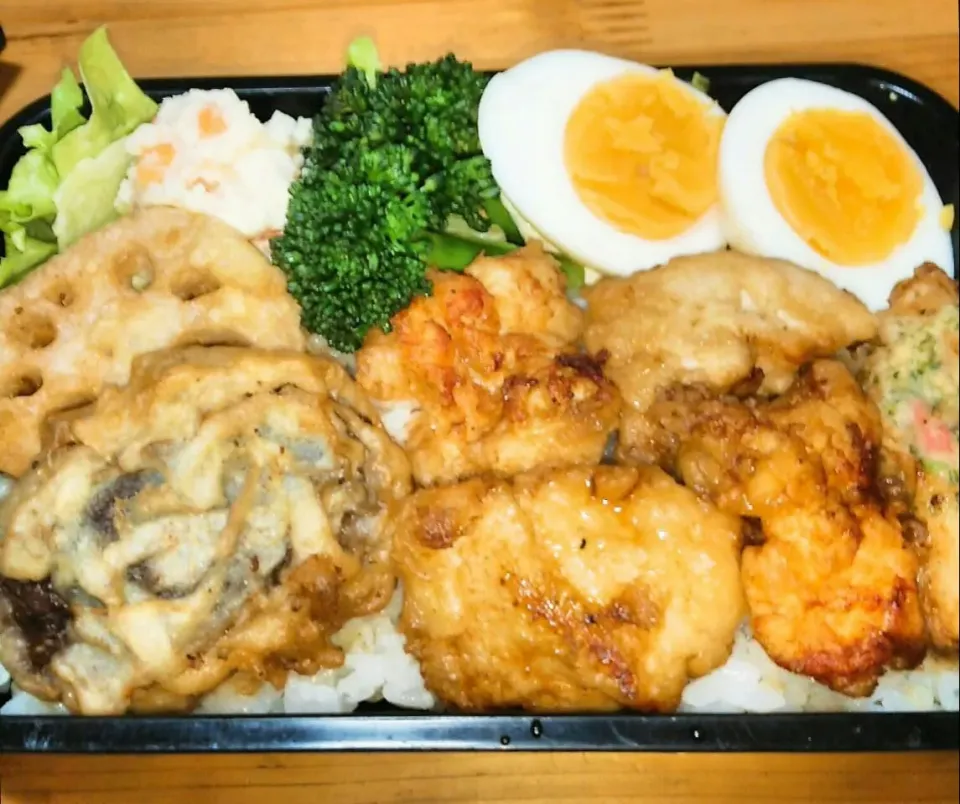 Snapdishの料理写真:旦那夜勤弁当🍱
   天丼🍜|miimiさん