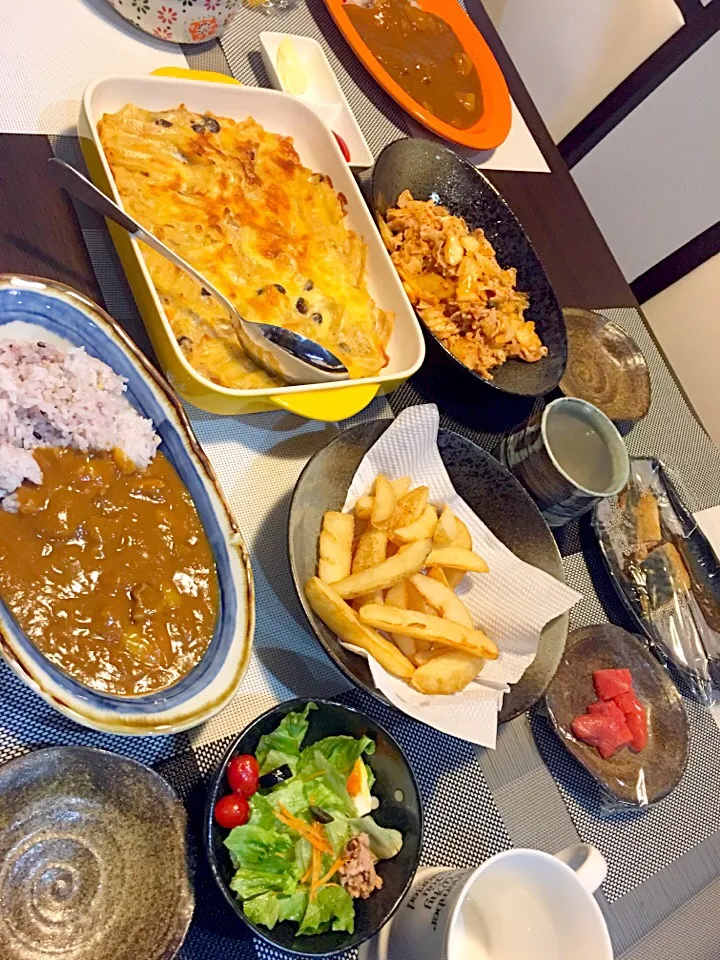 お夕飯
子供☆カレー ←残り物
       ☆サラダ←残り物
       ☆ラザニエッテ
パパさん☆鯖味噌煮←冷凍
               ☆豚キムチ
               ☆白菜の味噌
               ☆ポテトフライ
               ☆明太子|kiyoさん