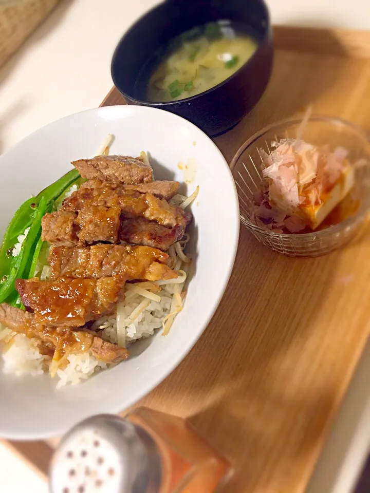 トンテキ丼|みーさん