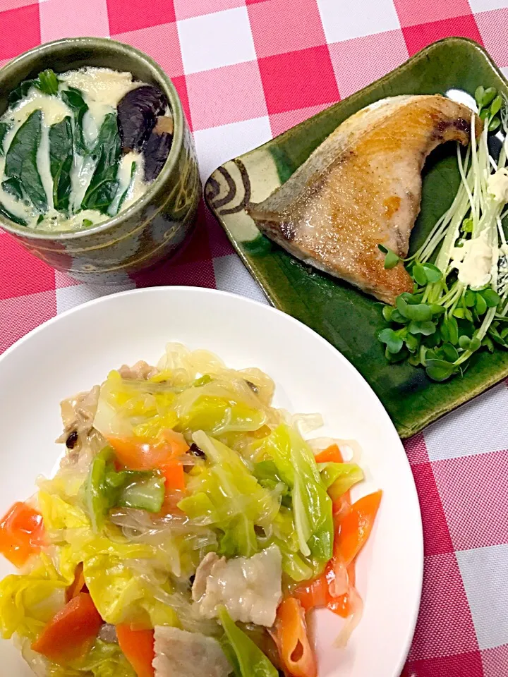 ブリの塩焼き🍵茶碗蒸し🍵ちゃんぽん風春雨|☆光るさん