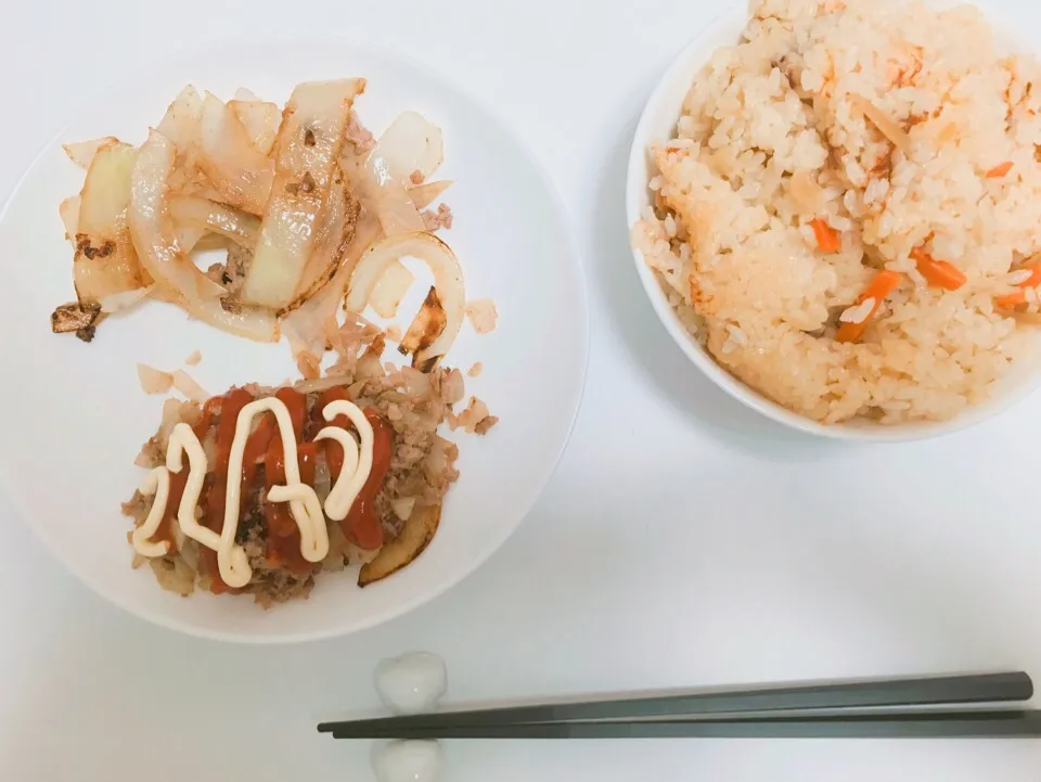 炊き込みゴハンとひき肉と玉ねぎ炒め|ちーさん