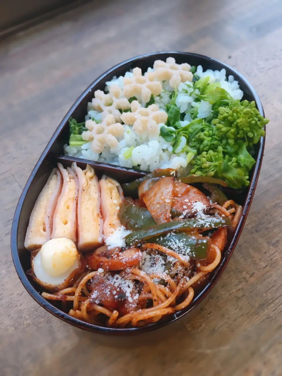 今日のお弁当
・菜の花のまぜごはん
・サラスパナポリタン
・卵のハムはさみ
・チーズ入りのちくわ焼|akiさん